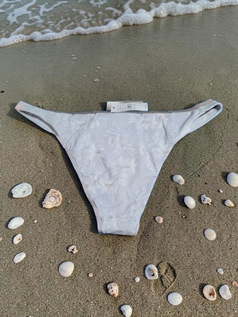 La Hearts Floral Bikini Bottoms in Light Gray and Cream - Picture 2 of 9